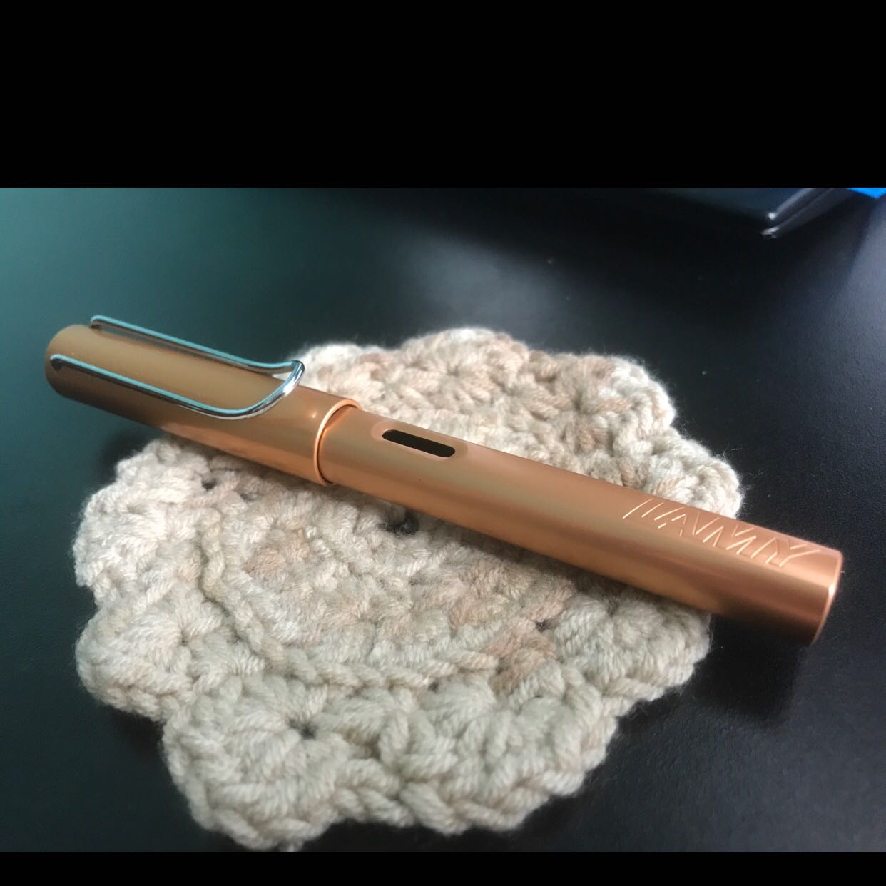 Sản phẩm chính hãng. Viết rất tốt. Kiểu dáng, màu sắc rất đẹp.