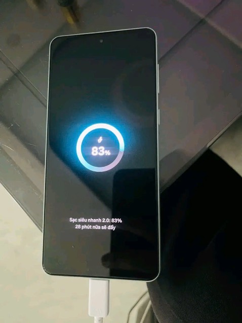 Sản phẩm sạc siêu nhanh 2.0, sạc vào con điện thoại s24 ultra của tôi rất nhanh. Củ sạc lại không nóng lắm. Rất hài lòng về sp