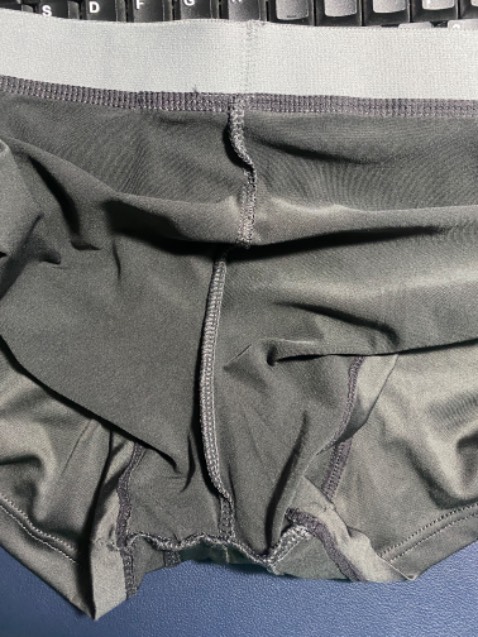 Đơn hàng giao nhanh, giá tốt!
Thun không mát lắm! Đường may sau lưng gây khó chịu