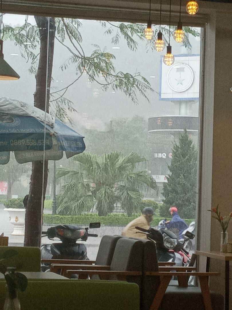 Hình ảnh không liên quan, mục đính nhận xu, sản phẩm mẫu mã đẹp, vì làm quà tặng lên chưa biết ntn, giao hàng lâu hơn các bên trang khác.