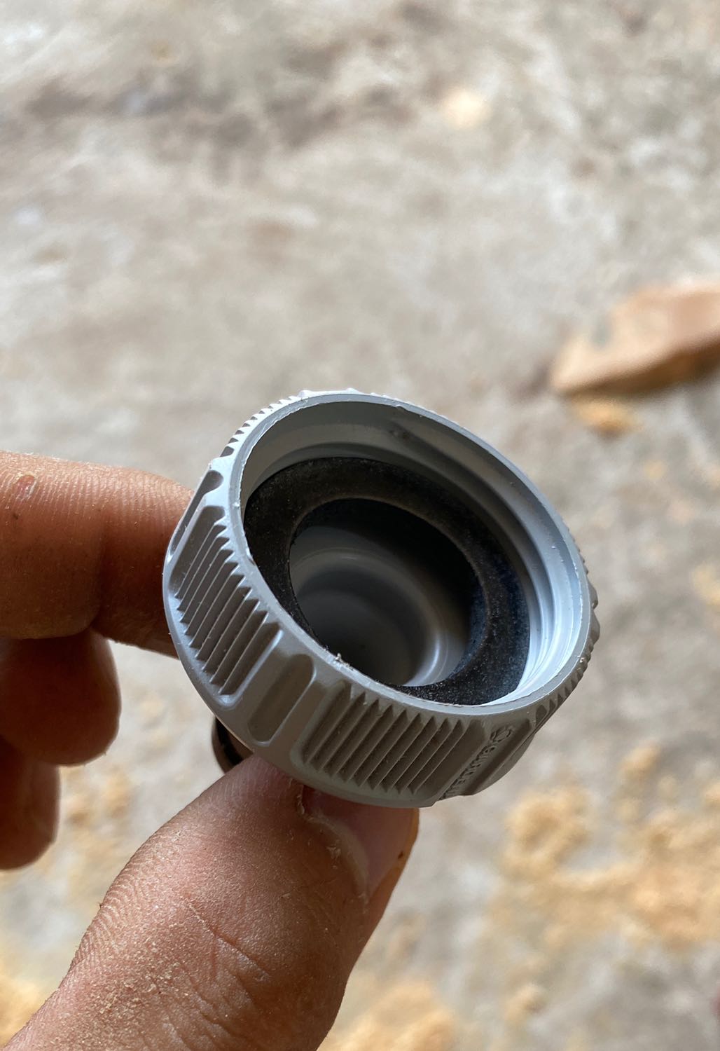 Sản phẩm tốt nhưng đầu nối nước nguồn thiếu một ren trong