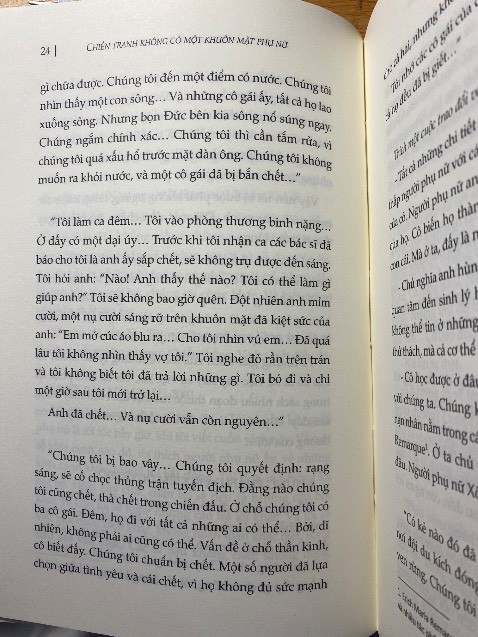 Tiki giao hàng nhanh vkl luôn. Còn sách thì hay đỉnh nóc kịch trần. Cảm ơn vũ trụ đã đưa đến cho tôi cuốn sách hay thế này. Nên đọc nhé mn!!!