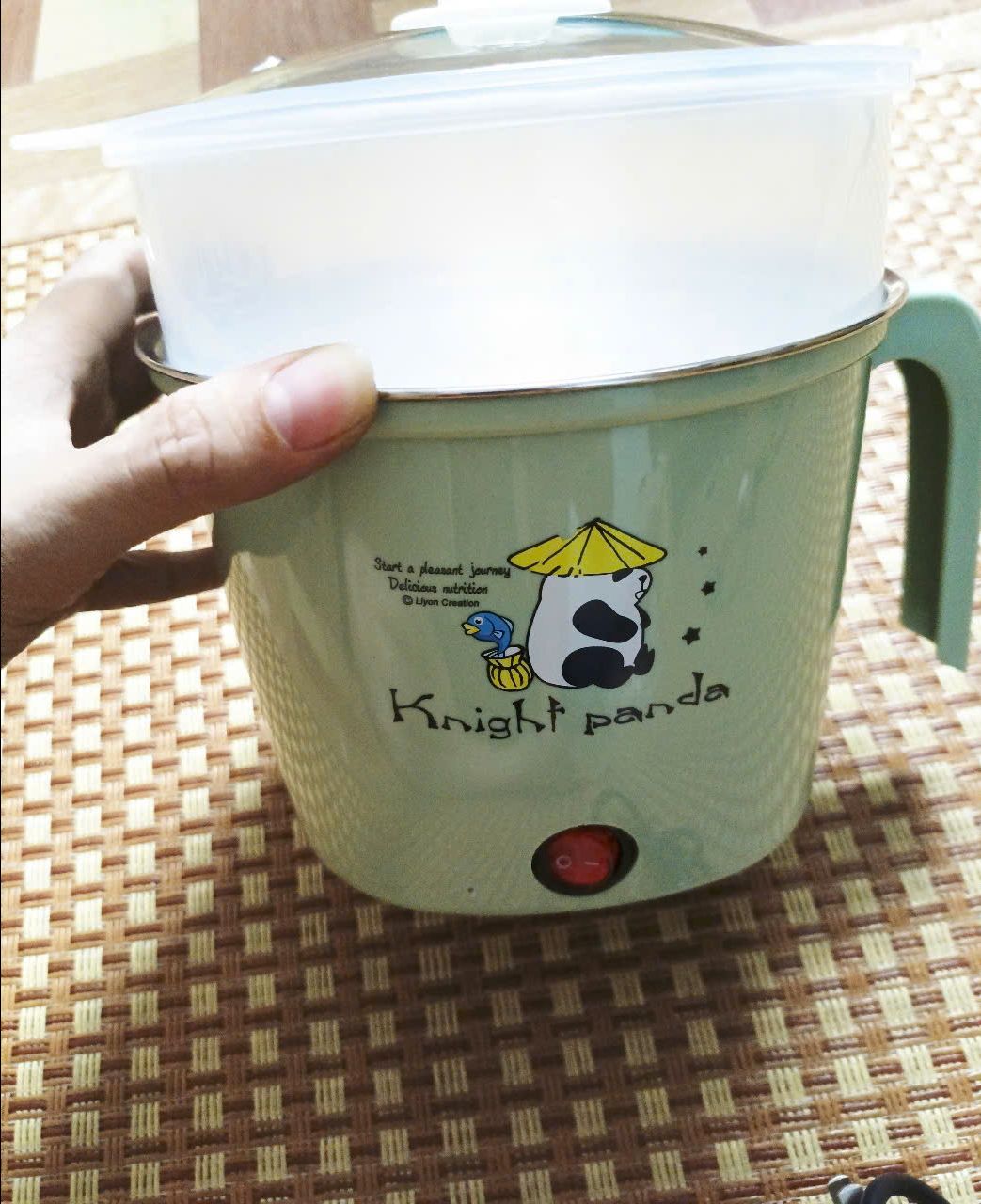 Nấu siêu nhanh , chất liệu tốt , có cả lồng hấp nữa nên cũng rất tiện . 10 điểm cho chất lượng