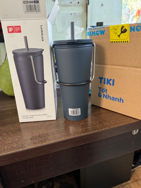 Hàng LocknLock rất tốt, giữ nhiệt rất Ok, Tiki giao hàng nhanh thiệt, tối hôm trước đặt hàng 9h15 hôm sau đã nhận được hàng, Good.