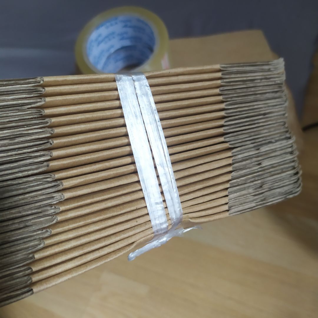 hộp nhỏ đúng size mình cần, giấy dày, shop gói hàng rất cẩn thận ^^ 👍👍👍