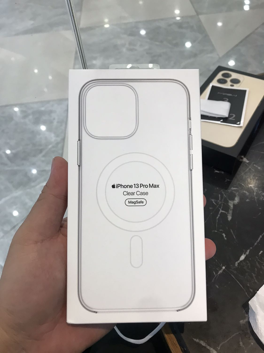 Miếng dán chất lượng, dán lên máy như không dán, miếng dán đẹp. Rất thích và tin dùng tiki