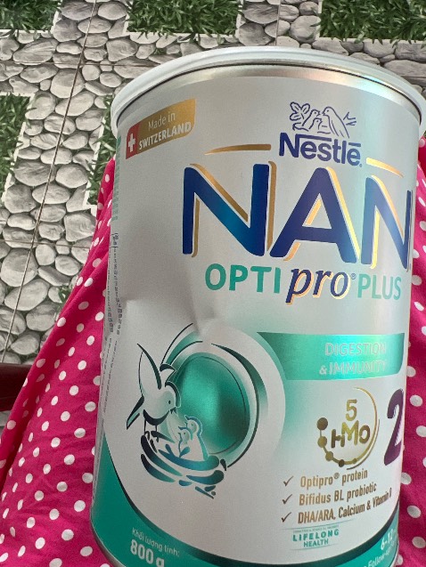 Mình mua rất nhiều sữa nan ở đây, mà 3 lần hộp sữa bị móp, mép. Nay mình mua 4 hộp má ơi 3 hộp móp rất nặng, móp mà không đóng hộp vô được. Sữa mà hộp móp thì còn giá trị gì. Phần đóng gói quá tệ nhé, sữa không đóng nắp được sao mà uống. Không hiểu do khâu nào làm, *** đóng gói rất tốt. Tiki đóng gói tệ.