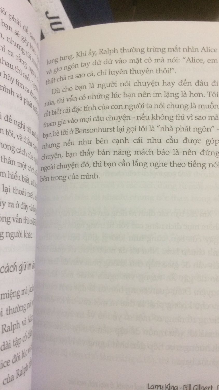 Sách còn mới nguyên nhưng giấy lại là giấy trắng, nhiều trang chữ gần như xuyên thấu sang cả mặt sau, nội dung thì chưa đọc nên chưa nhận xét được