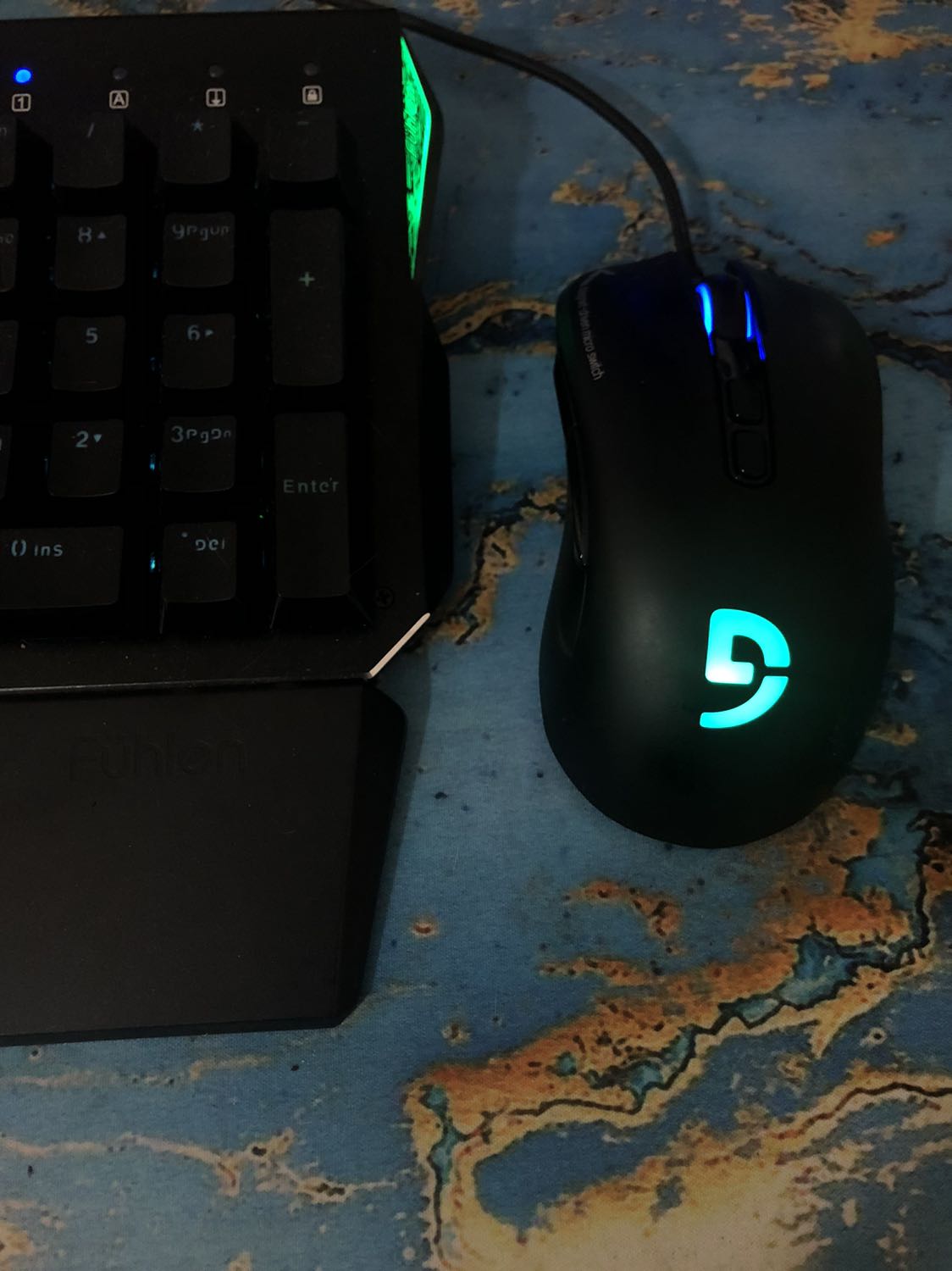 Giao hàng nhanh, bàn phím đẹp nguyên vẹn, đóng gói chắc chắn