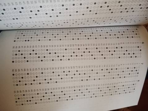 Sách của thầy Vĩnh Bá luôn chọn lọc các câu có cấu trúc nâng cao nên sẽ giúp nâng trình tiếng Anh của bạn lên nhiều. Tuy nhiên, nếu có thêm lời giải chi tiết để tham khảo thì tuyệt vời hơn.