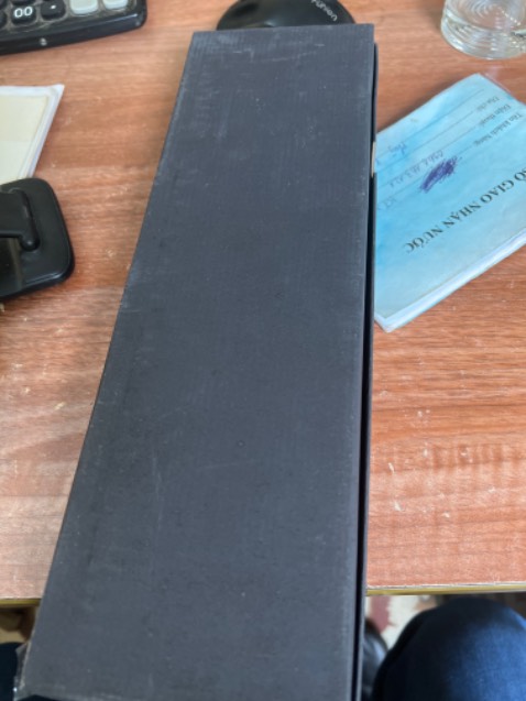 hàng k có nhãn mác không thương hiệu.