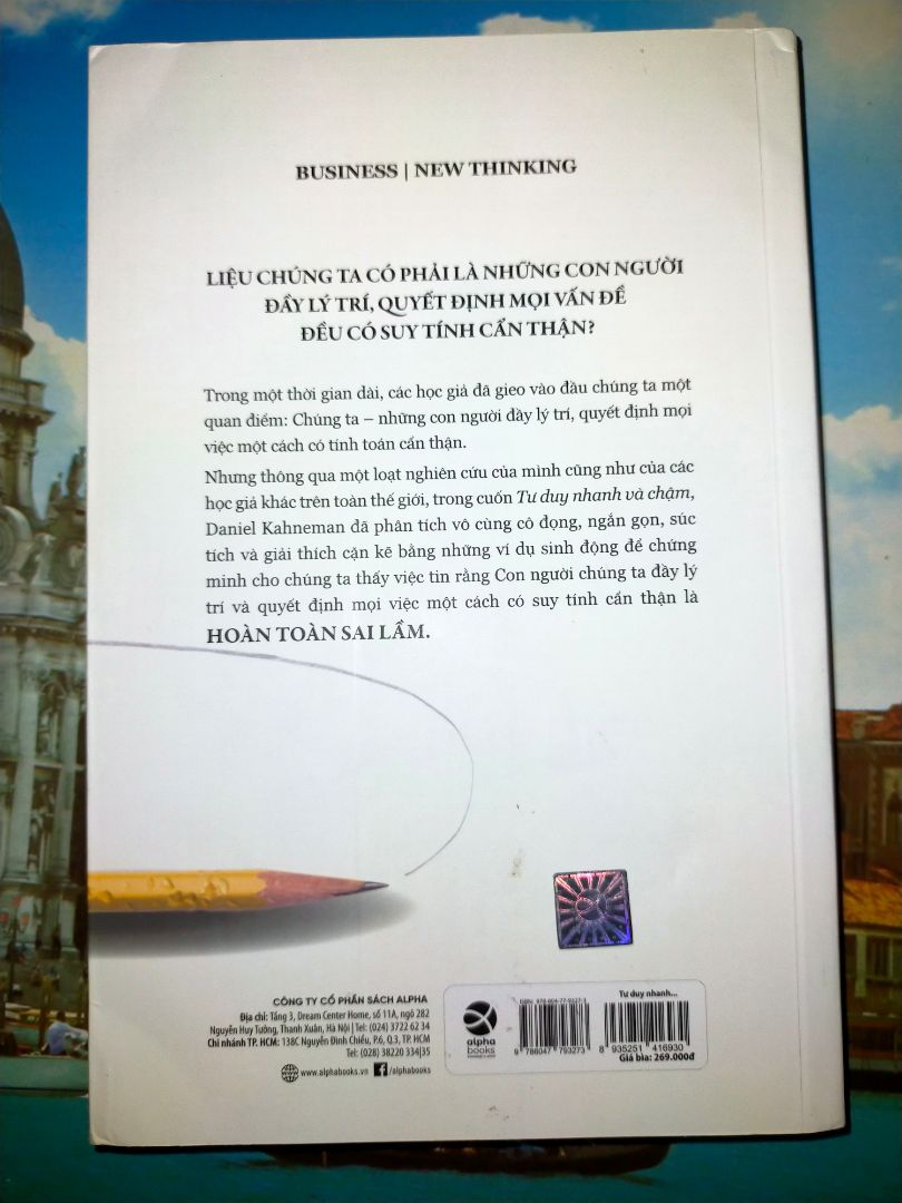 Mọi thứ tôi đều đánh giá cao. Nhưng do công đoạn gói và giao hàng nên mép sách hơi quăn.