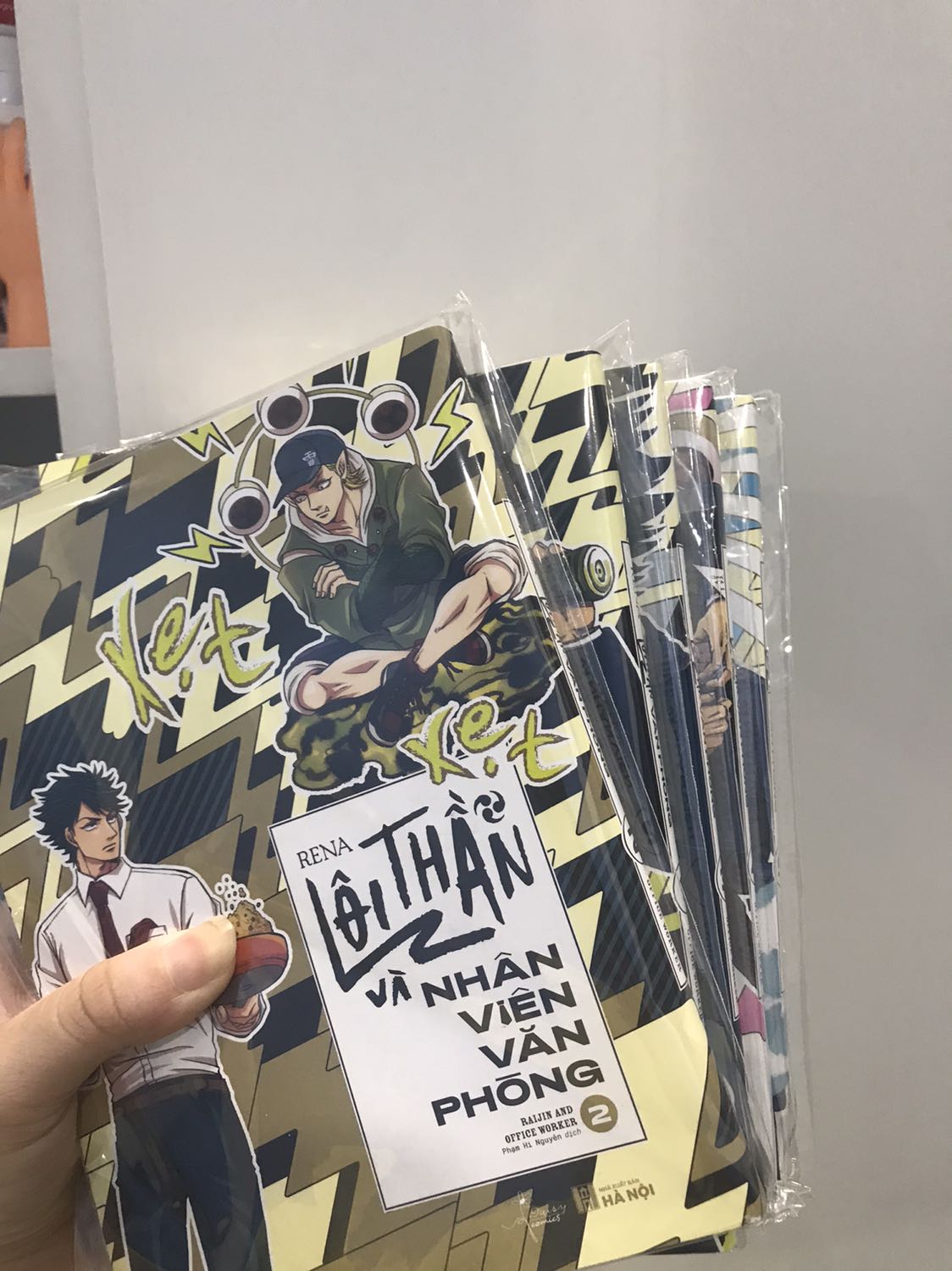 giao nhanh , truyện hay mà mỗi tập 4 dc tặng book mark à nhưng mà đối với mình thì v cũng dc r