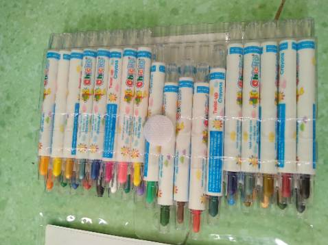 Mẫu mã đẹp, tiện dụng, có 36 màu như mô tả.