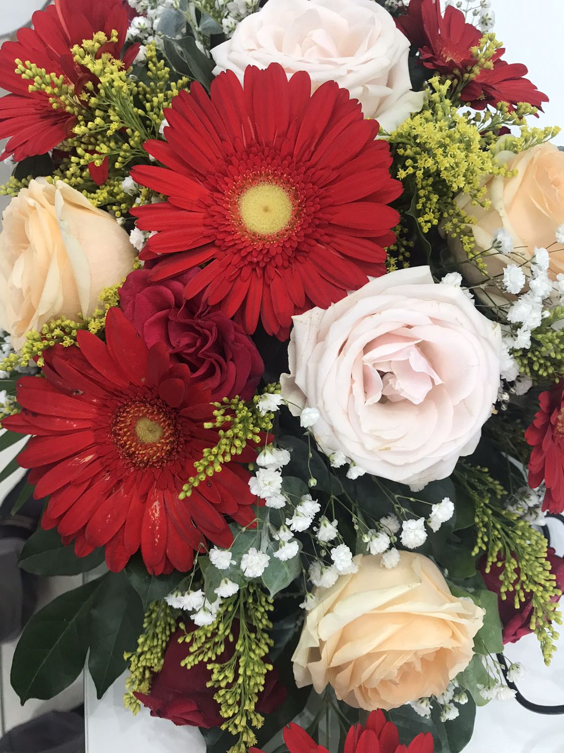 Xe đẹp nhân viên chuyên nghiệp cửa hàng thân thiện