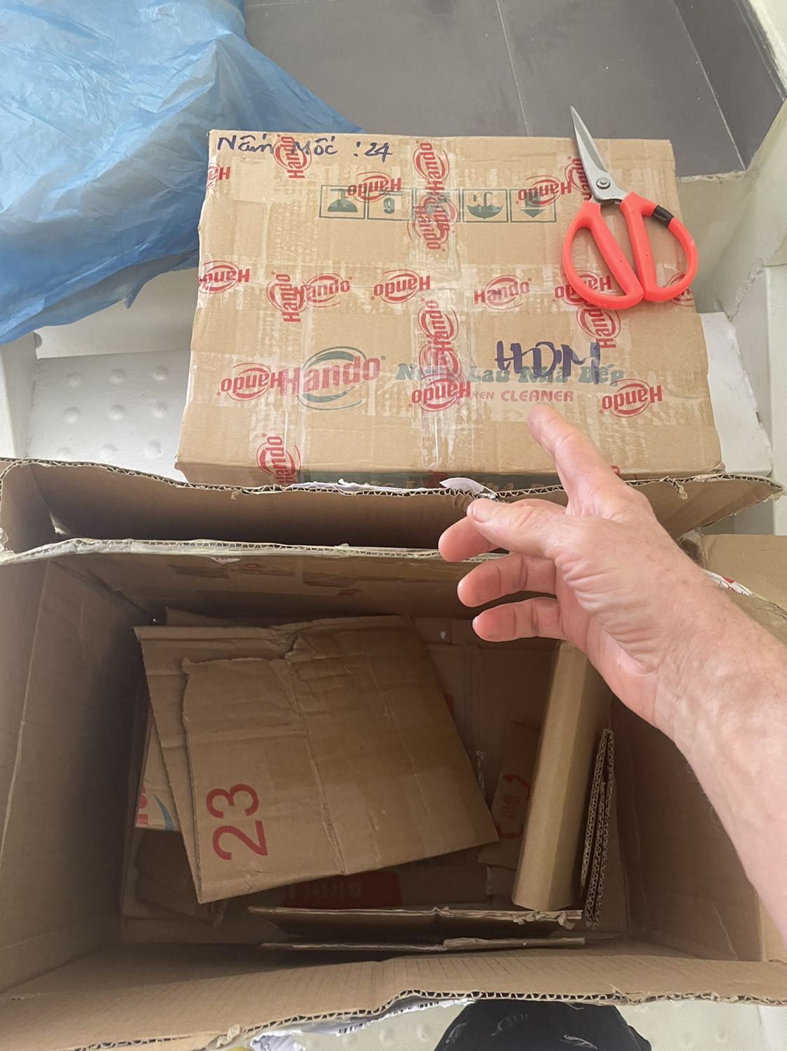 Amazing service again. Correct order arrived in good condition with some bonus bottles at no extra cost. This product works better than anything else oh the market here for control of black mold