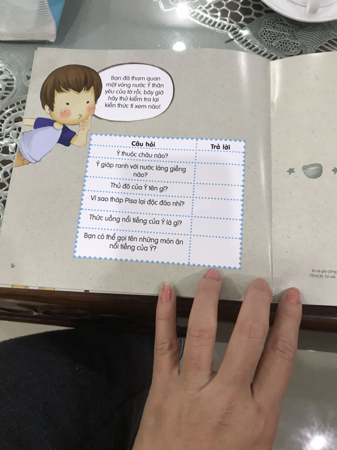 Sách in màu đẹp. Mua sales có 8k nên rất hài lòng. Nội dung cũng rất nhiều kiến thức cơ bản, dễ đọc dễ nhớ cho các bạn nhỏ