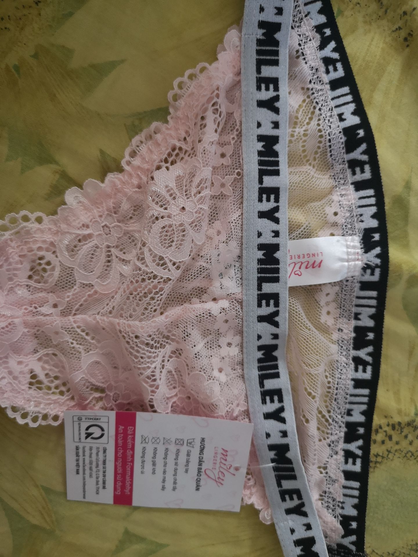 Ren va lung thun hoi cung, ko Co gian nhieu, mua size L nhung nho giong size S thoi