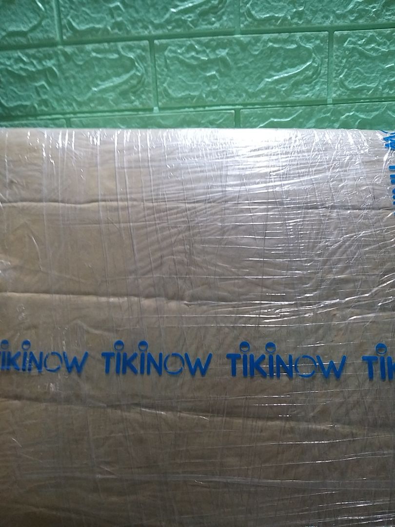 mình mua 20 miếng xốp dán tường màu xanh cốm. phiếu giao hàng cũng ghi rõ màu xanh cốm. Nhưng khi khui hàng ra là màu xanh lá. Trả lại không được. Mình đành bỏ xe rác. Đáng bao nhiêu mà shop *** thế. Bó tay...tiki. Mọi người mua hàng trên tiki cẩn thận nhé. Đừng mất tiền oan như mình.