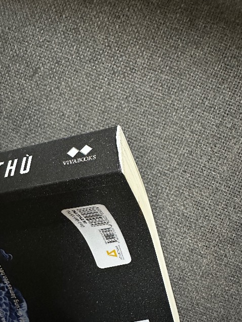 Đóng gói sơ sài, bong trầy, trông như sách cũ