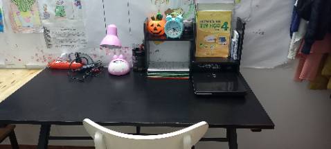 Shop giao hàng nhanh. Dựng lên hơi yếu tí, nhưng dùng cũng tạm được so với giá.