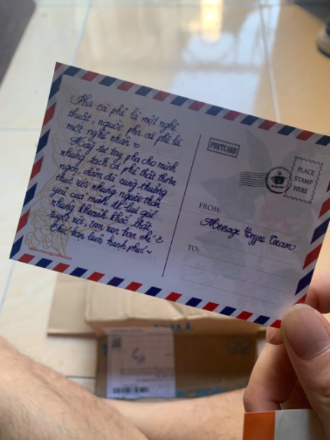 Mấy hôm hết cà người cứ buồn buồn như thiếu cái gì, lướt Tiki tình cờ thấy brand cà của bạn liền mua thử. Nhận hàng thấy team của các bạn thật dễ thương 😘, chất lượng cà thì rất ok, rất ngon mà giá lại rẻ hơn tới 40-50% các brand khác mà mình đã uống qua. Sẽ tiếp tục ủng hộ Message Coffe