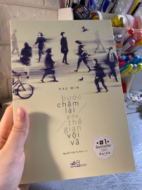 Sách mới nguyên ko bị nát 
Tiki giao hàng cực nhanh và đã được cải thiện nhiều 
Nội dung sách quá chất lượng r mn ko cần phải lo nha 
Mình mua có 45k siêu rẻ 
Cuốn sách này rất dễ đọc phù hợp vs người chữa lành á