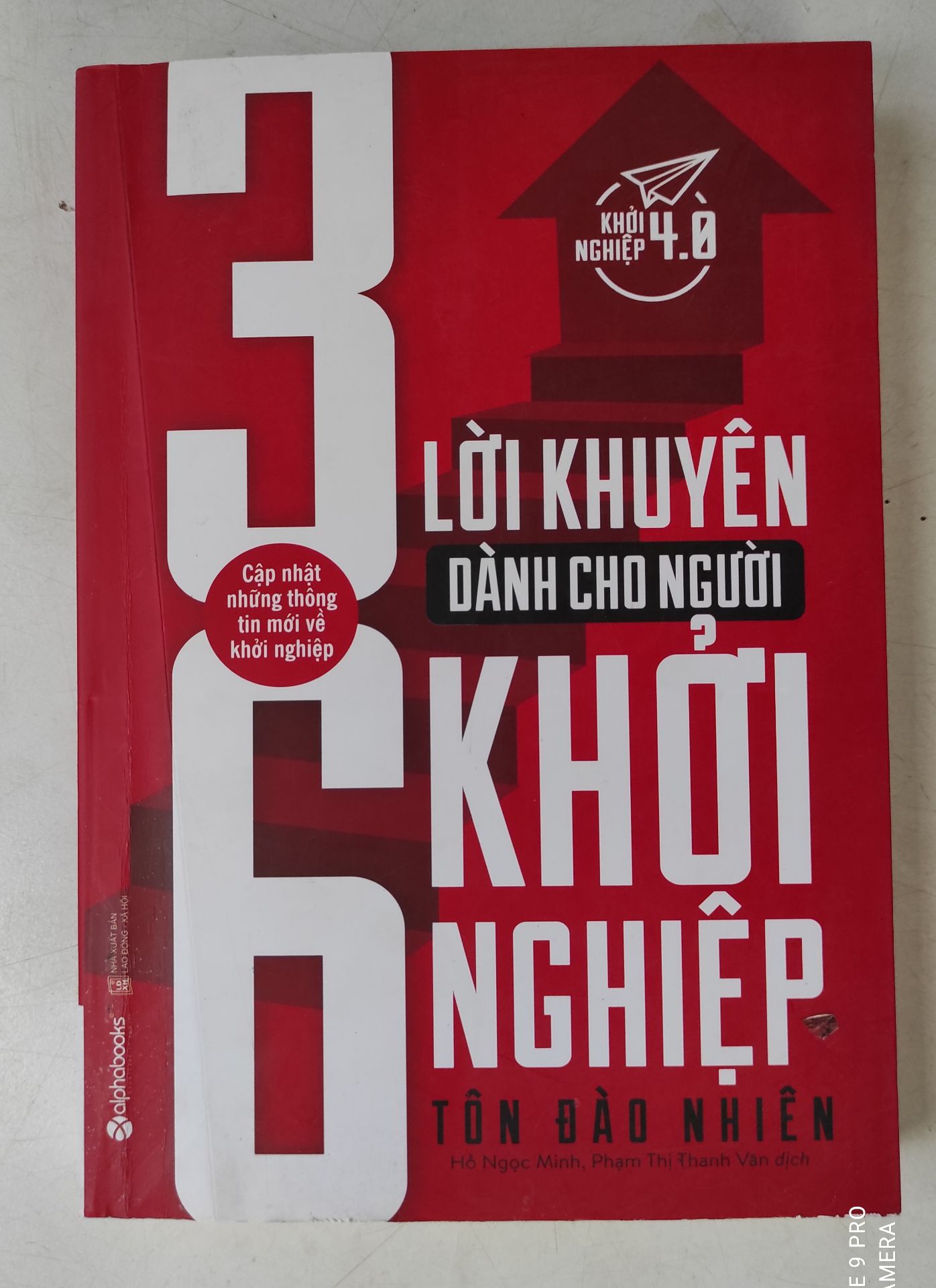 Mình mua trên tiki rất nhiều và lần này mua về thât vọng vì sách bị dợ và cũ như hàng đã sử dụng rồi, như mua ở tiệm sách cũ vậy
