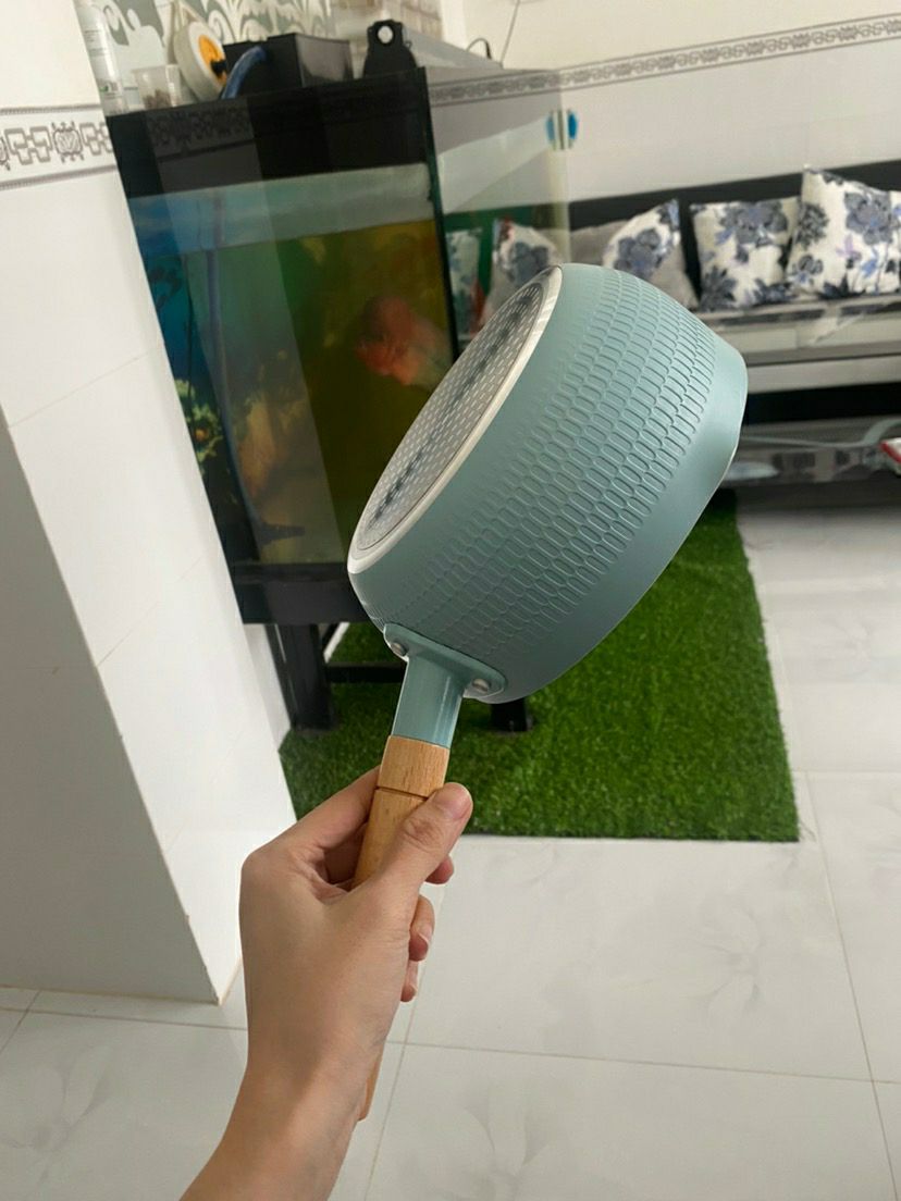 chảo đẹp dày dặn, k bị móp méo. mua lần 3 ở shop rồi, rất hài lòng, sẽ ủng hộ shop