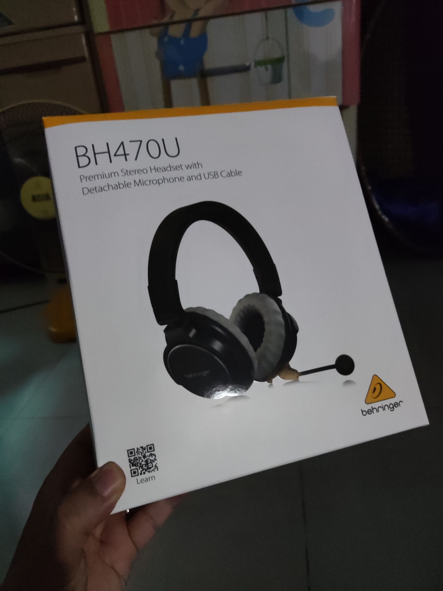 đeo lâu nóng tai, âm thanh tạm ổn, mic bị rè không phải lọc tiếng ồn, ko có hướng dẫn sử dụng