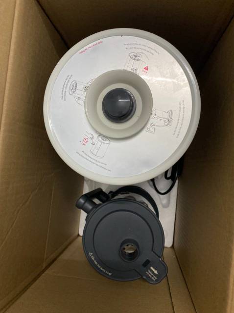 Chất lượng tốt, máy nhìn rất sang. Nấu cháo cho bé nhà mình ngon lắm, nên mua lấy một cái nhé cả nhà. Mua cái này khỏi phải mua máy xay sinh tố, có cả nó nữa nè