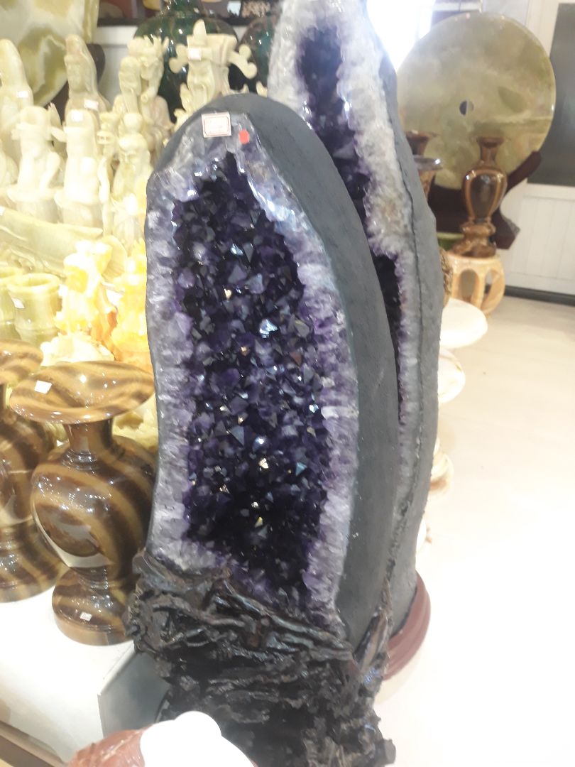 ốp đẹp, cứng cáp. năm 2021 chắc k có ai mua ốp iphone 5s như tui đâu nhỉ kkkk