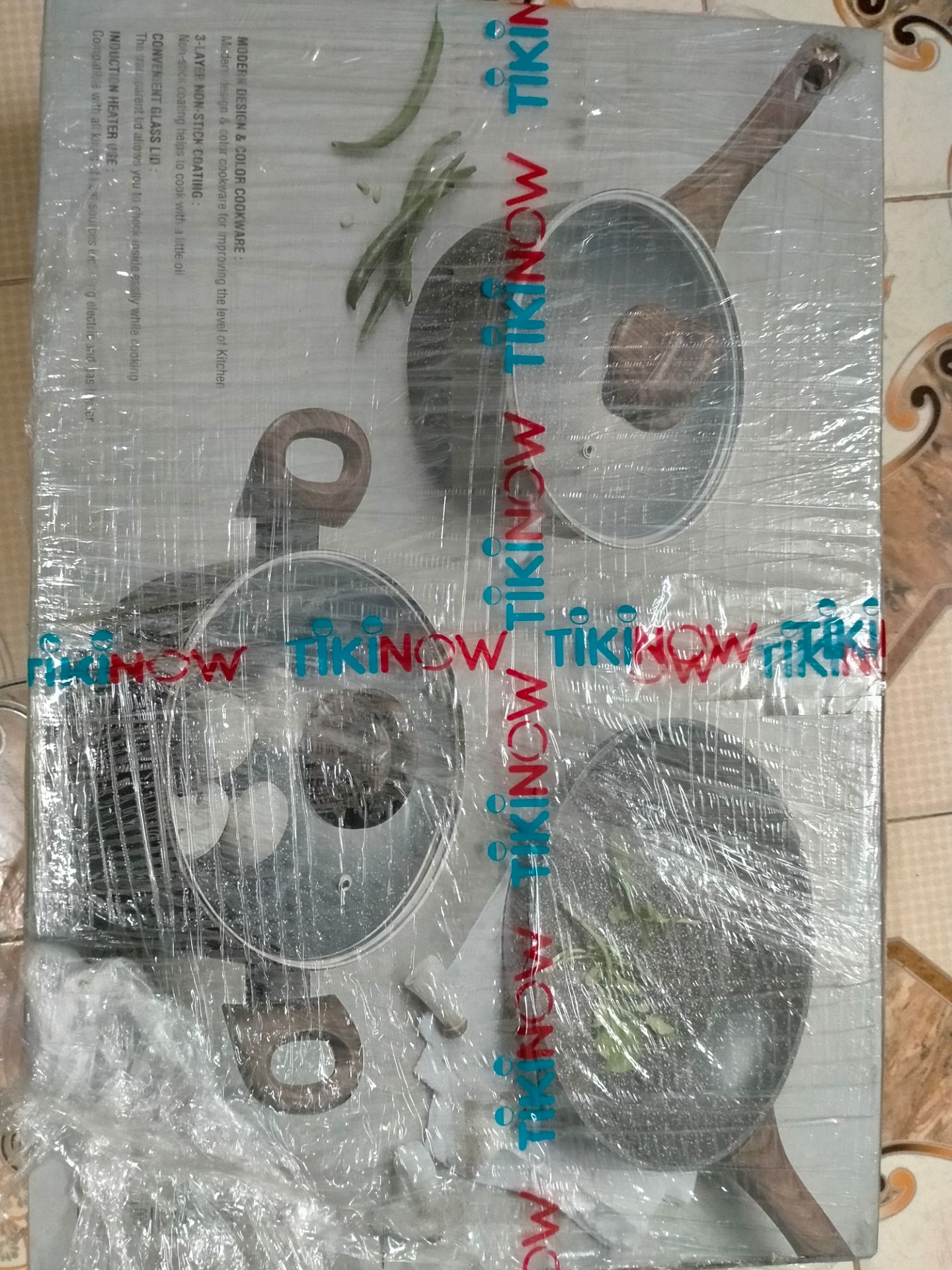 Chảo chống dính sâu lòng với đường kính 30cm nên việc nấu nướng rất tiện và thoải mái nấu nướng luôn. Đặc biệt là chảo có tay cầm nhựa giả gỗ rất đẹp cùng nắp đậy thủy tinh cường lực có tay cầm cũng là nhựa giả gỗ cách nhiệt nên tổng thể rất đẹp, rất hài lòng luôn.