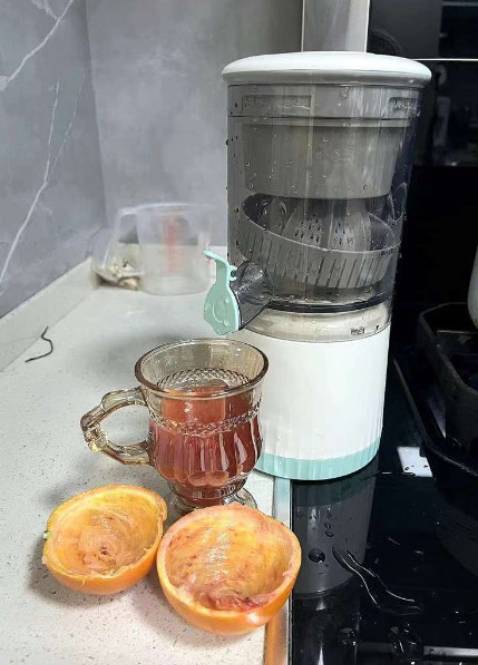 sản phẩm dùng tốt, rất tiện lợi, vắt được khá nhiều nước, có pin dễ di chuyển, giao nhanh đóng gói cẩn thận.