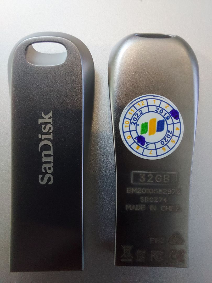 Quý shop giao hàng nhanh. Sản phẩm có mức độ hoàn thiện tốt, gọn gàng, góc cạnh bo cong trau chuốt, cảm giác cầm nắm rất thoải mái, bảo quản dễ dàng. Tốc độ sao chép nhanh hơn rất nhiều so với USB 2.0, thuận tiện cho việc sao chép và lưu trữ dữ liệu. Giá bán rất phù hợp. Tem bảo hành và tem niêm phong được dán đầy đủ. Đánh giá sản phẩm và nhà bán hàng 5 sao. Luôn tin vào những sản phẩm chính hãng do Quý Tiki, và SanDisk Official Store cung cấp. Thanks very much ! Quý shop giao hàng nhanh. Sản phẩm có mức độ hoàn thiện tốt, gọn gàng, góc cạnh bo cong trau chuốt, cảm giác cầm nắm rất thoải mái, bảo quản dễ dàng. Tốc độ sao chép nhanh hơn rất nhiều so với USB 2.0, thuận tiện cho việc sao chép và lưu trữ dữ liệu. Giá bán rất phù hợp. Tem bảo hành và tem niêm phong được dán đầy đủ. Đánh giá sản phẩm và nhà bán hàng 5 sao. Luôn tin vào những sản phẩm chính hãng do Quý Tiki, và SanDisk Official Store cung cấp. Thanks very much !