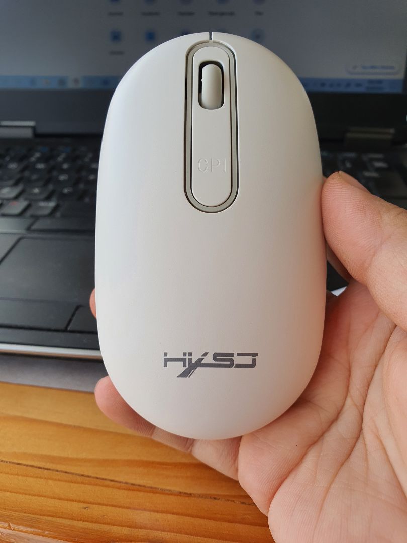 chuột đẹp, gọn gàng, cầm vừa tay. có kèm phiếu bảo hành của hãng.  độ bền chưa biết được như thế nào phải sử dụng 1 thời gian thì mới đánh giá tiếp được.