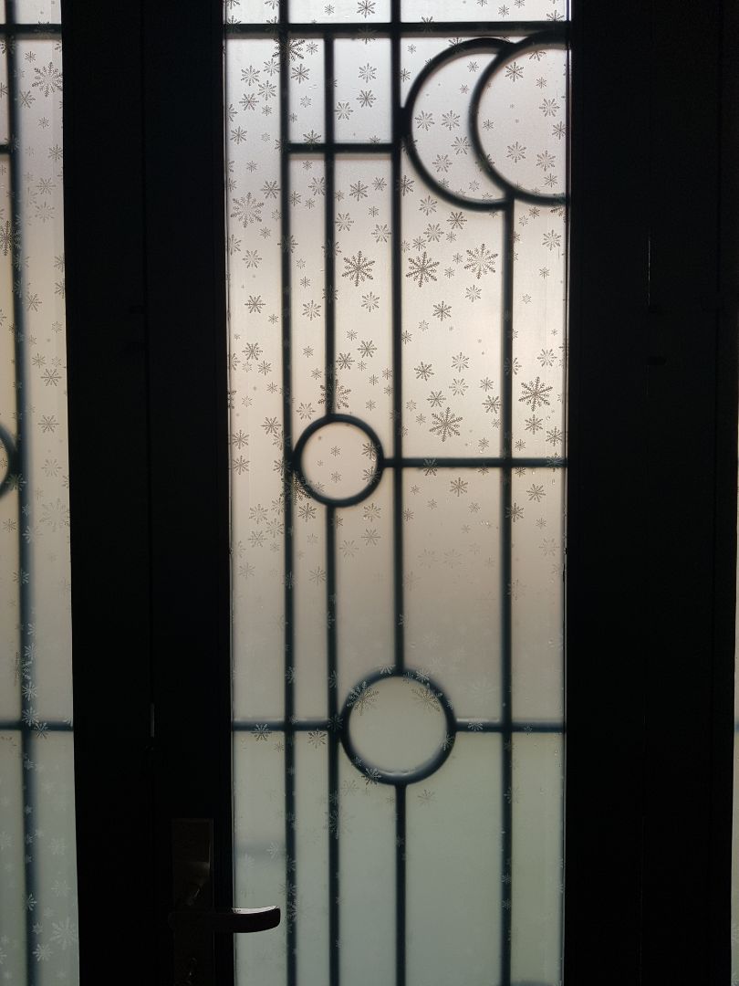 Sản phẩm đúng mô tả. Tuy lớp keo khó gỡ nhưng khi gỡ được rồi thì dán rất dính. Hài lòng với sản phẩm. Tiki giao hàng nhanh hơn mong đợi.