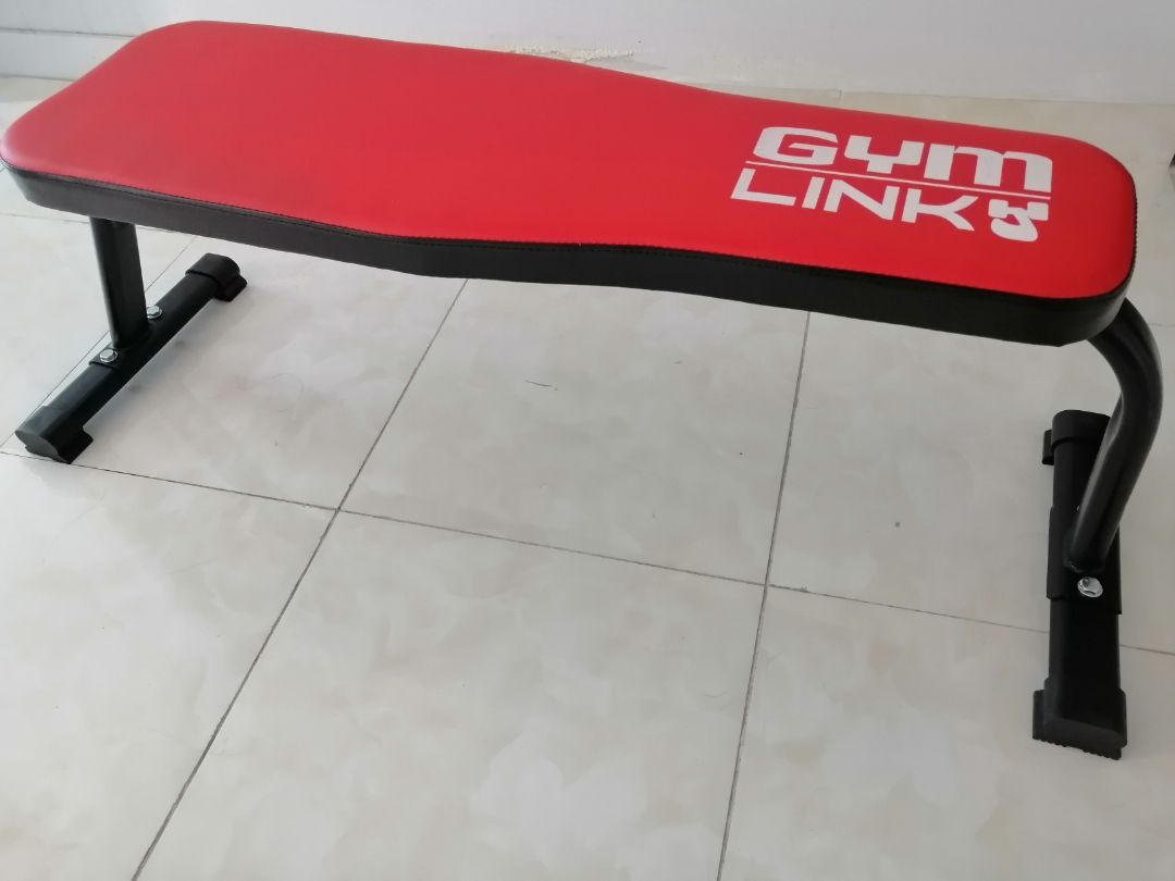 Ghế tạo cảm giác chắc chắn nhưng vẫn gọn gàng, dễ di chuyển. Mặt nệm êm vừa phải. Đế cao su chống chầy xước cho nền và giữ ghế cố định. Đóng gói cẩn thận, giao hàng nhanh.