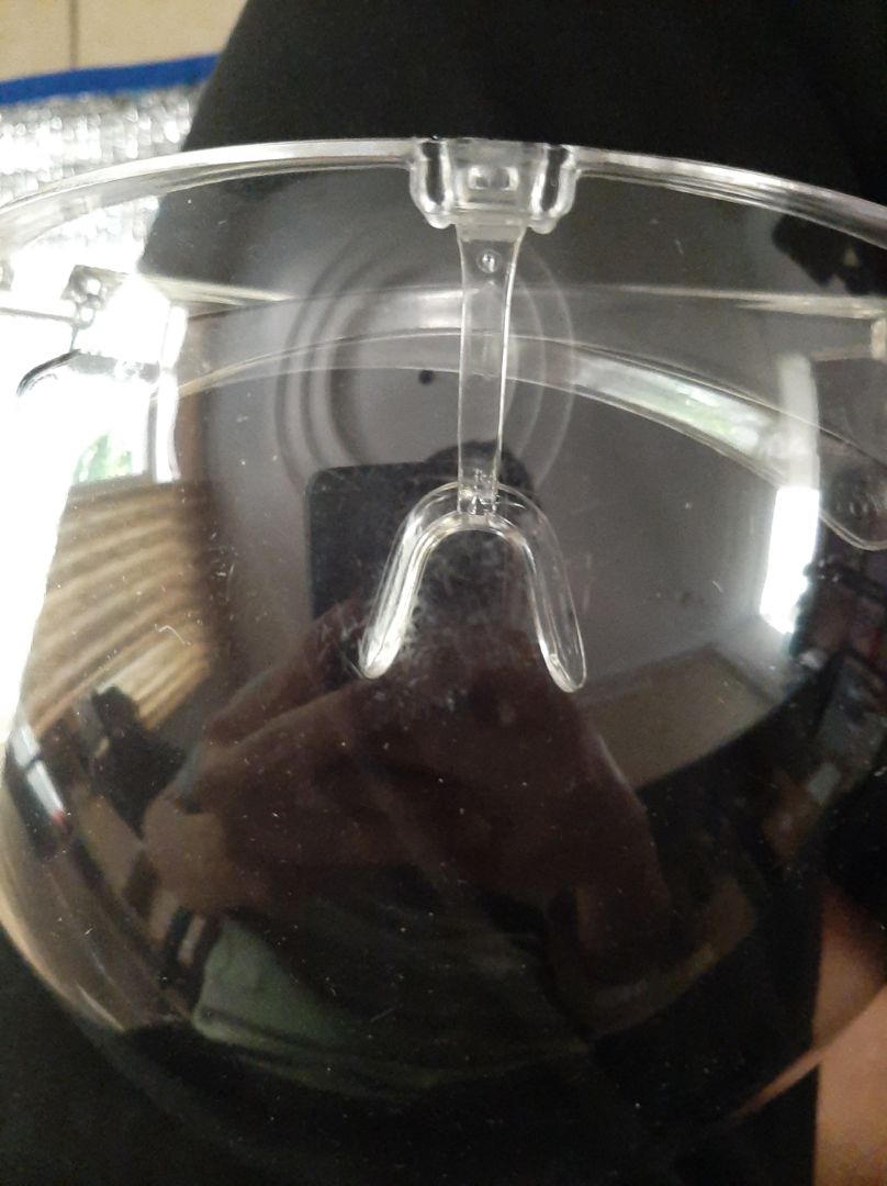 sản phẩm chất lượng ổn, giao nhanh hơn dự kiến, giá rẻ, nhưng chắc là hàng có lỗi nên mới có giá rẻ như thế, mua 6 kính thì cái nào cũng đều có vết xước, nhưng khá nhỏ và k ảnh hưởng tầm nhìn, duy 1 cái xước rất nhiều như kiểu đã qua sử dụng sản phẩm chất lượng ổn, giao nhanh hơn dự kiến, giá rẻ, nhưng chắc là hàng có lỗi nên mới có giá rẻ như thế, mua 6 kính thì cái nào cũng đều có vết xước, nhưng khá nhỏ và k ảnh hưởng tầm nhìn, duy 1 cái xước rất nhiều như kiểu đã qua sử dụng