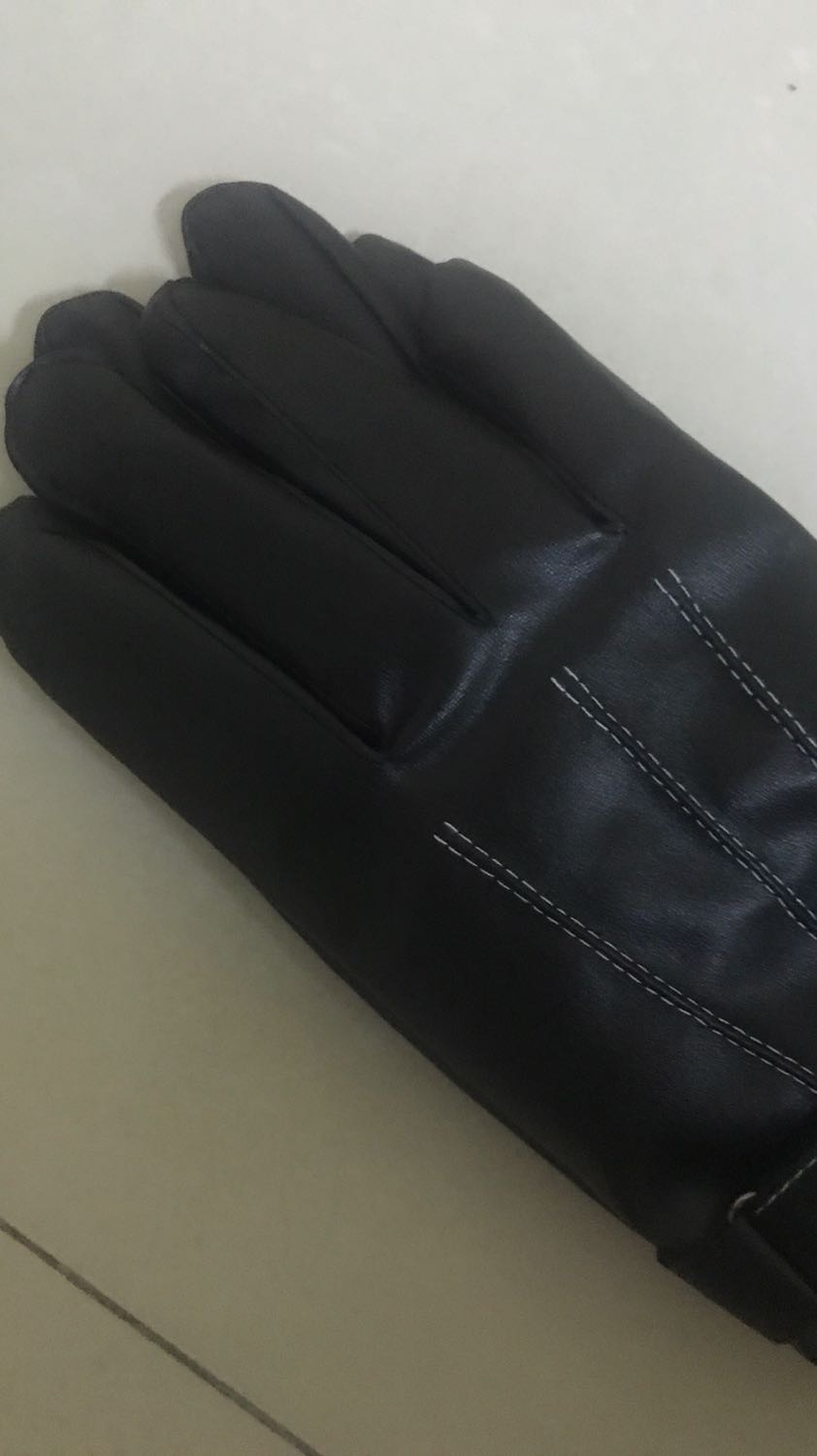 Sản phẩm chất lượng ngoài lớp da trong lót lông, cảm ứng đt tốt.