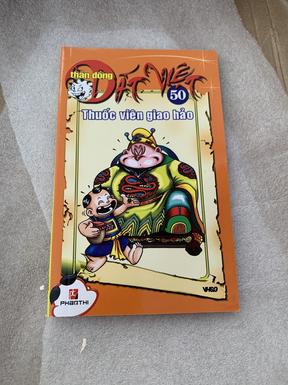 Nội dung truyện Thần đồng Đất Việt rất hay và bổ ích rất đáng mua để các bé đọc và tự học. Mình dạy thì các bé có thể quên chứ những kiến thức trong truyện các bé nhớ rất lâu.