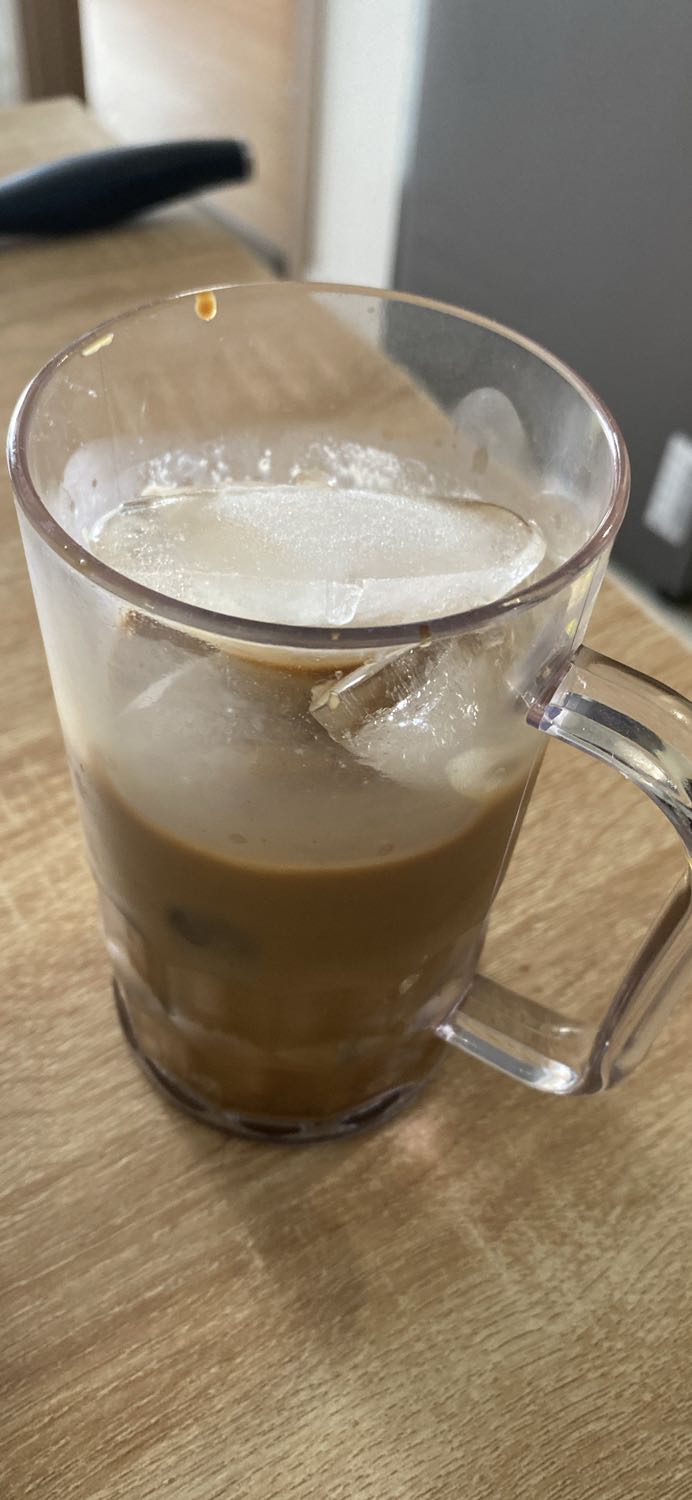 Tủ lạnh ngon tiết kiệm đúng như tem. Đá uống ngon lắm phê đỡ tốn tiền mua đá