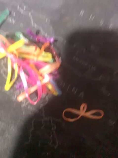 Shop giao nhanh, thun đẹp và nhiều màu, chắc chắn nữa, 50g mà được rất nhiều luôn đó mn
Nên mua ạ