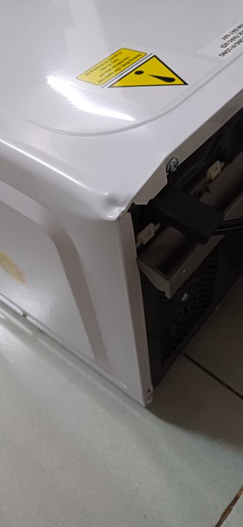 Vận chuyển làm rơi móp cả lò. Rớt cả chân. Vì giao hàng khi chỉ có ông bà già ở nhà nên không quay video khi khui hàng nên chịu. Ko kiện được. Rất không hài lòng.