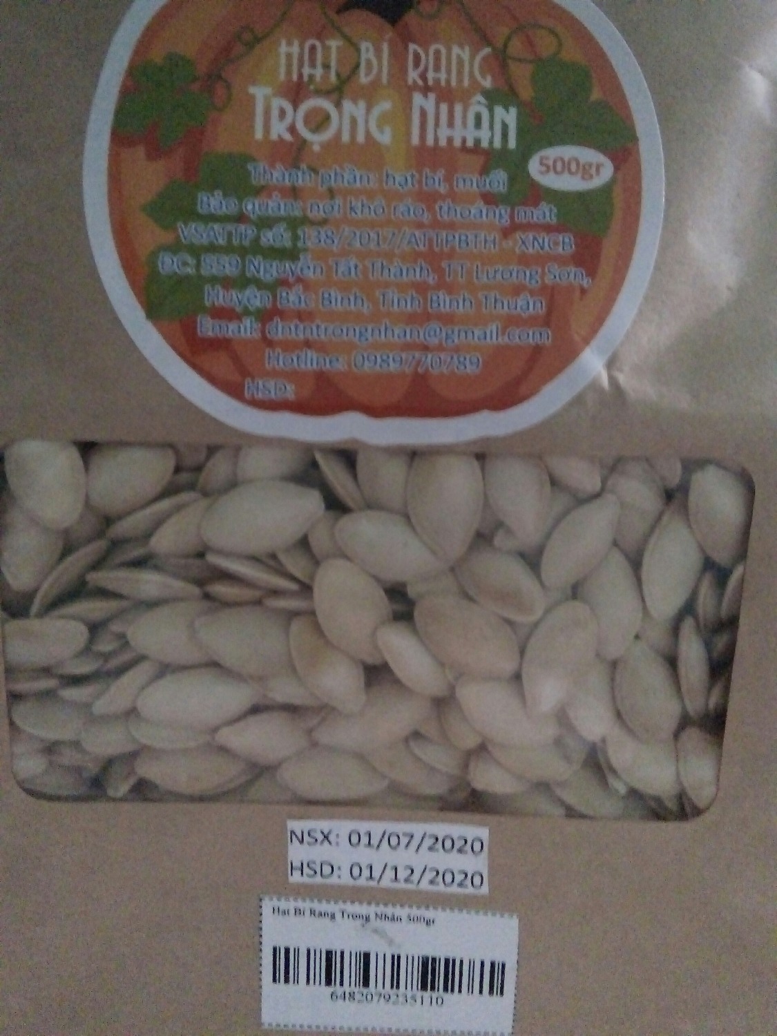 sp đóng gói chắc chắn, túi zip xịn xò và dễ sử dụng . Chất lượng thì miễn chê luôn, hạt mẩy , giòn , thơm và rất dễ cắn các bác ạ . Điểm trừ là ăn ngon quá nên hơi tốn  . Nhà e ăn nhanh quá. Mới mua của shop hôm bữa 1kg mà hết rồi. Nay lại mua thêm :D