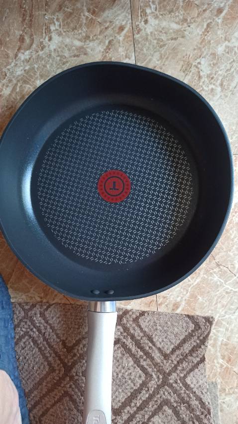 Tui mua chảo và nồi mà bị méo. Gửi hoàn hàng và mua đơn khác. Mua dc chảo khác vẫn méo thậm chí méo hơn huhu. Buồn