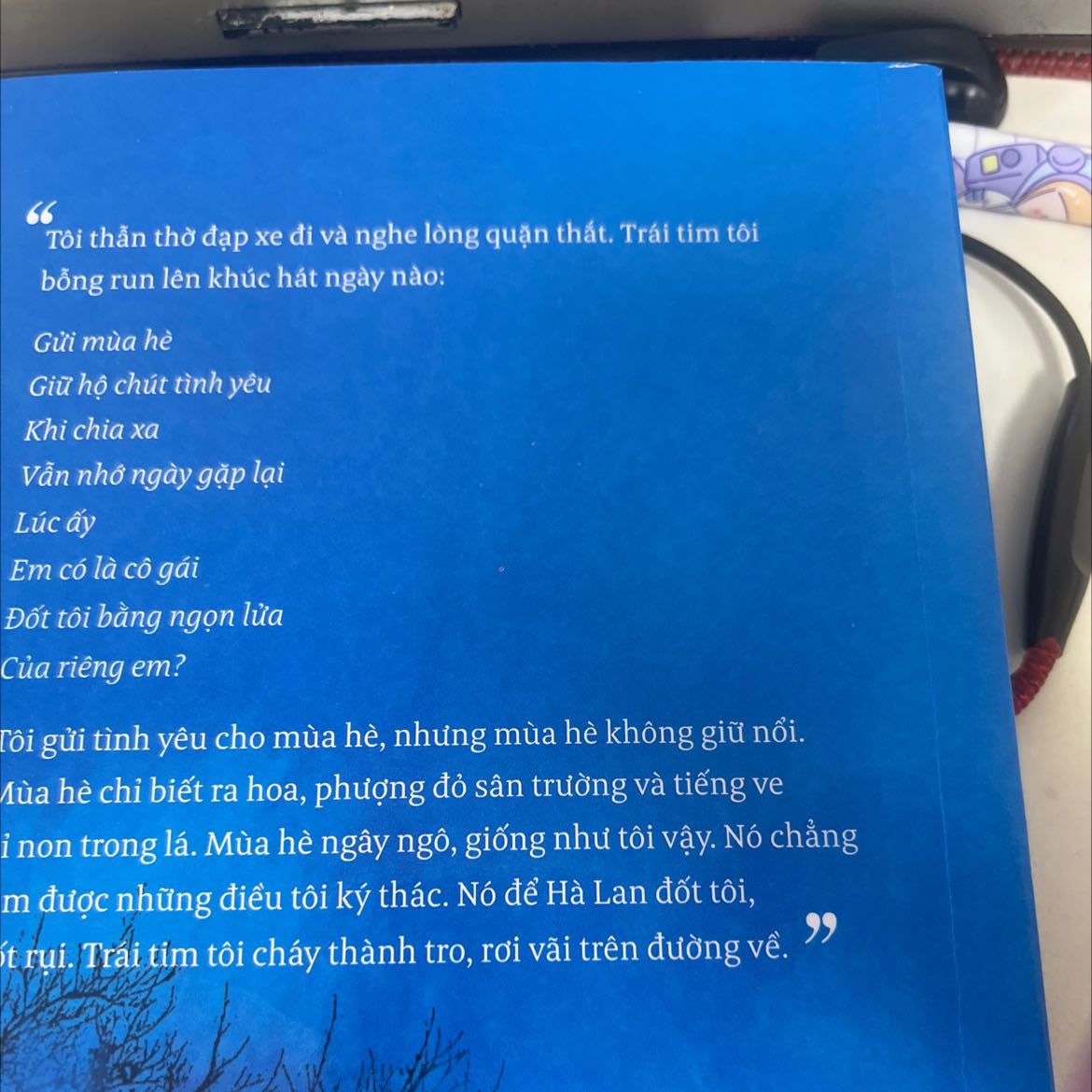 Shop giao hàng nhanh, bọc hàng cẩn thận, sách mới và hay lắm ha