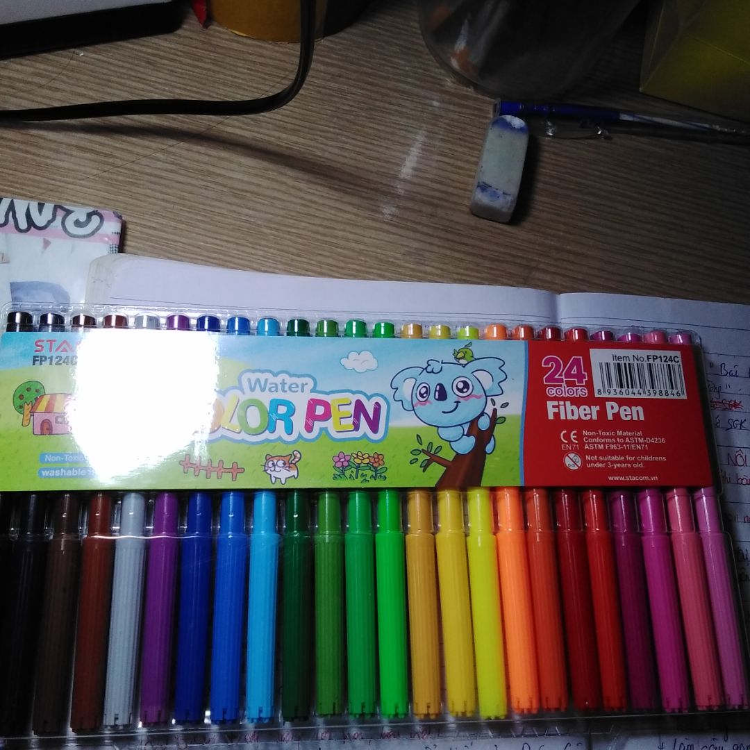 Bút màu đẹp, tô lên sướng và êm, màu lên tươi. Mọi người nên mua.
