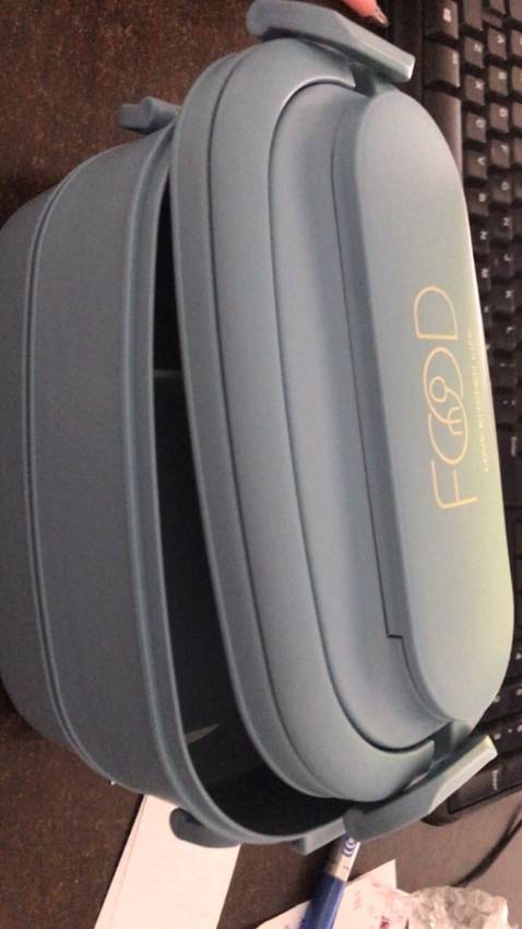 Màu đẹp lắm
Nhựa xịn 
Có điều khớp nối không được kín lắm
Vận chuyển nhanh
màu xanh dương xinh xỉu - màu tím than cũng đẹp, mình mua cho 2 người mỗi người 1 bộ - mua thêm cái túi bên shop nữa là nhỏ gọn xinh xắn - đưa đi làm tiện lợi luôn