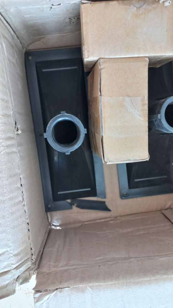 đắng lòng sáng nay nhận đươc hàng như vầy..😪 loa bể ,kô có con ốc nào bắt vô củ loa..